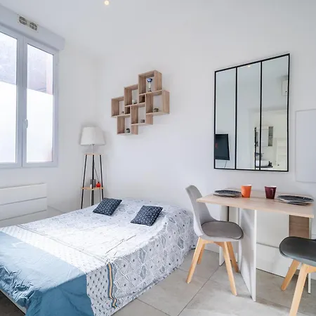 Cosy - Est 아파트 *